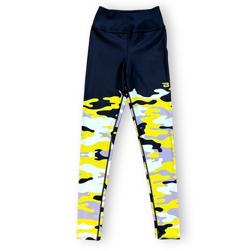 BollyX Camo Leggings Size Small NWOT